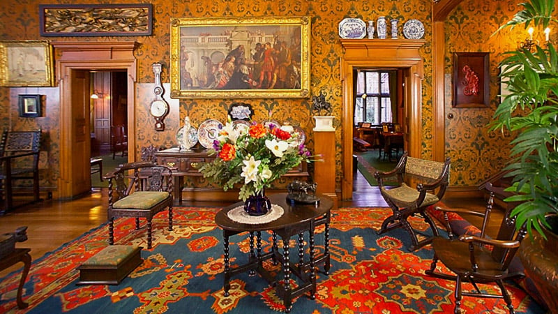 Built in 1904 for wealthy businessman and collector Mr. David Theomin, Olveston historic home is a treasure trove of fine art and artefacts purchased from all over the world.